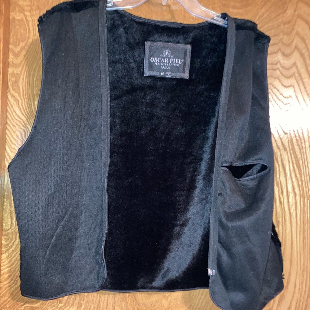 Oscar Piel Black Faux Fur jacket liner.